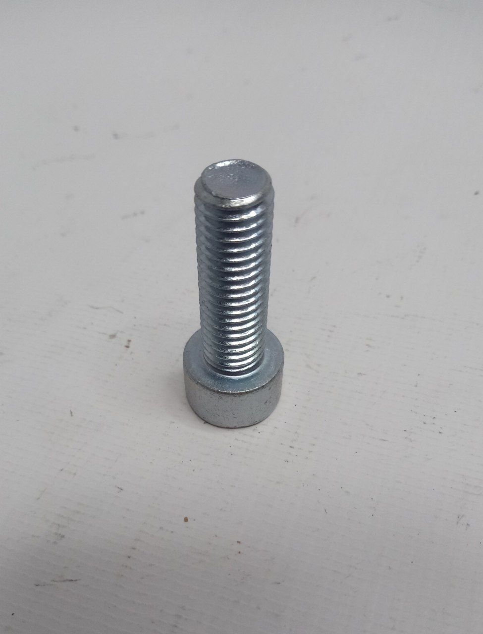 Винт М10x30х1,5-6g-8,8 компрессора ЯМЗ-534